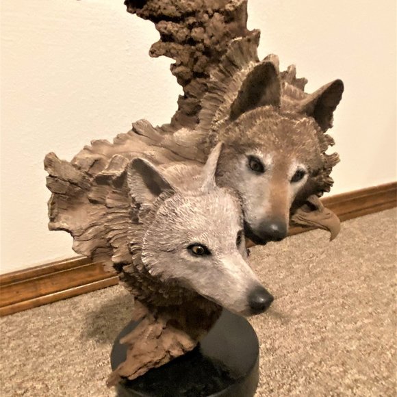 Retired Rick Cain Limited Edition ‘Dual Wolf’ Nature Sculpture #107/2000 - Picture 6 of 16